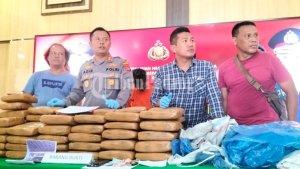 Bawa-77-Paket-Ganja-2-Pemuda-yang-Ditangkap-Polisi-di-Padang-Pariaman-Pakai-Mobil-Sewaan.jpg
