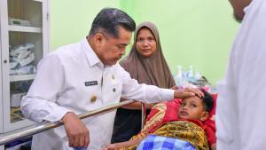 Bupati-Agam-Benni-Warlis-menetapkan-status-Kd-di-Lubuk-Bad.jpg