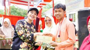 Bupati-Annisa-Suci-Ramadhani-25102025.jpg
