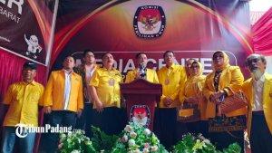 DPD-Golkar-Sumbar-Daftarkan-Bacaleg-Khairunnas-Sebut-30-Persen-Kuota-Perempuan-Terpenuhi.jpg