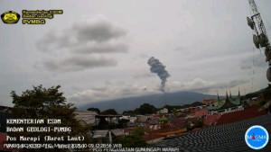 Erupsi-Gunung-Marapi-9102025.jpg