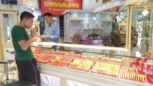HARGA-EMAS-Kondisi-salah-satu-toko-emas-yang-addg-Rp-42-juta-per-emas.jpg
