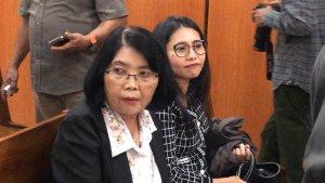 Ia-tampak-fokus-menyimak-dengan-sakgksa-Penuntut-Umum-JPU-dari-Keu.jpg