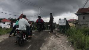 JEMBATAN-DARURAT-Ketua-LPMN-Bsgan-Selasa-s.jpg