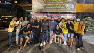 Jajaran-Polresta-Padang-pada-saat-berhasil-mengamankan-kembali-tahana.jpg