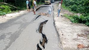 Jalan-Amblas-di-Sijunjung-13102025.jpg