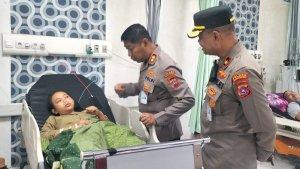 Kapolres-Padang-Pariaman-bersama-Kapolsek-Lubuk-Alung-mengunjungi-salah.jpg