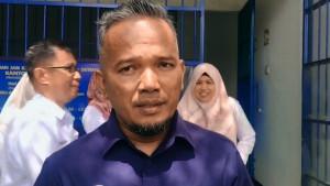 Kepala-Ombudsman-Sumbar-Adel-Wahidi-1102025.jpg