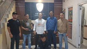 ORANG-HILAresta-Bukittinglauan-Riau.jpg