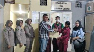 Orang-Tenggelam-di-Padang-662025.jpg