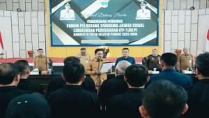 PELANTIKAN-TJSLP-Bupati-Solok-Selatan-Khairunas-resmi.jpg