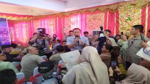 PENYERAHAN-SERTIFIKAT-TANAH-Menteri-Koordinator-Bidang.jpg