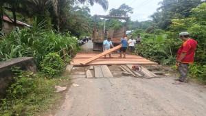 PERBAIKAN-JALAN-Pengerjaan-Perbaikan-Jembatan-Keadaan.jpg