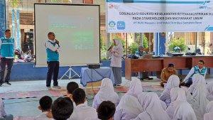 PLN-Goes-to-School-Ajak-Siswa-SMAN-3-Padang-Sadari-Bahaya-Listrik.jpg
