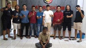 Pelaku-PS-saat-diamankan-ke-Mapolres-Payakumbuh-Minggu-1662024.jpg