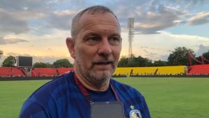 Pelatih-kepala-Semen-Padang-FC-Dejan-Antonic-16102025.jpg