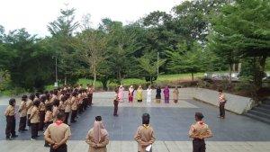 Pramuka-SMPN-5-Sijunjung-Gelar-Upacara-di-TMP-Puspa-Bangsa.jpg
