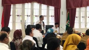 Rapat-tersebut-dihadiri-Gubernur-bupati-walisSumbar.jpg