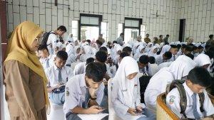Sejumlah-pelajar-SMA-mengikuti-seleksi-Paskibraka-di-Solok-Selatan.jpg