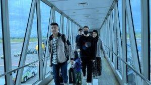Sejumlah-penumpang-maskapai-Scoot-tiba-di-terminal-kedatangan.jpg