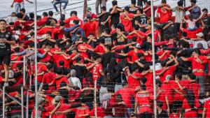 Suporter-Semen-Padang-FC-yang-tergabung-daladia-dberhadn.jpg
