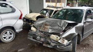 Update-Kecelakaan-Beruntun-Depan-Masjid-Raya-Sumbar-Arisman-5-Kendaraan-Terlibat-2-Korban-Luka.jpg