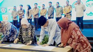 Wakil-Bupati-Solok-Selatan-Yulian-Efi-11102025.jpg
