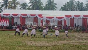 Wury-MaRuf-Amin-Antusias-Saksikan-Tari-Piring-saat-Kunjungi-Kabupaten-Solok.jpg