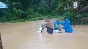 banjir-pesisir-selatan-17102025.jpg