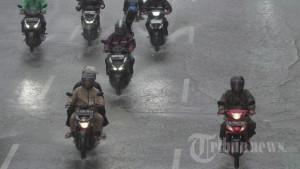 hujan-mengguyur-kawasan-Gatot-Subroto-Jakarta-Selatan-Jumat-2352025.jpg