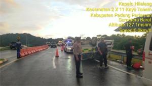 kecelakaan-di-tol-padang-sicincin-19102025.jpg