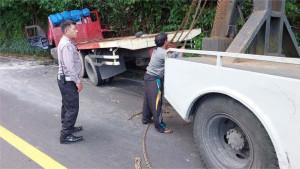 kecelakaan-truk-rem-blong-di-Padang-Panjang-1102025.jpg