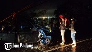 longsor-batu-besar-terjadi-di-jalan-padang.jpg