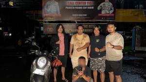 pelaku-pencurian-HP-di-Padang-13112025.jpg