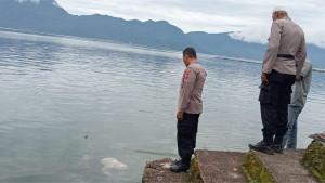 penamuan-mayat-di-Danau-Maninjau-Agam-2-7102025.jpg
