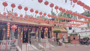 ratusan-lampion-di-kelenteng-see.jpg