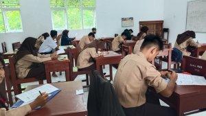siswa-smpn-27-kota-padang-melaksanakan-uas.jpg