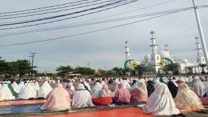 suasana-salat-idul-adha-di-masjid-baiturahmah-padang-selasa-2072021.jpg