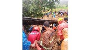 tim-gabungan-berhasil-mengevakuasi-tiga-warga-korban.jpg