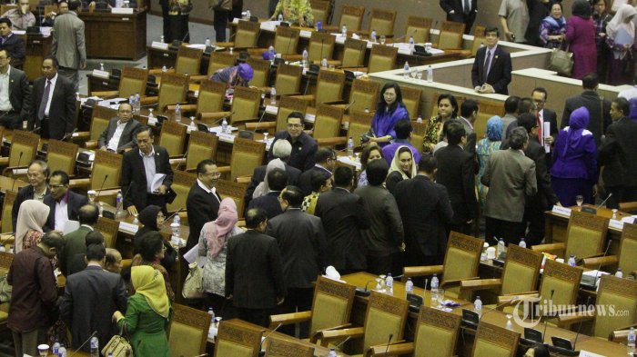 20140926_224416_fraksi-partai-demokrat-walk-out.jpg
