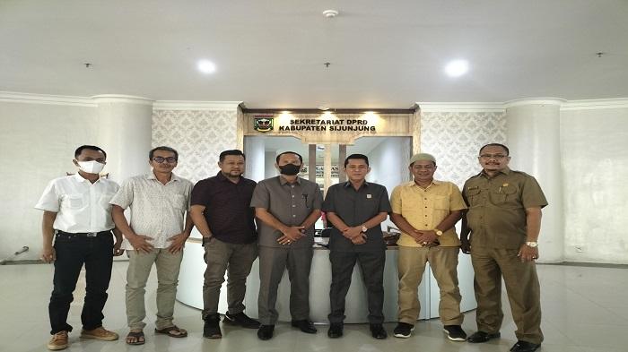 Tanggapi Aksi Mahasiswa di Kejari, Anggota DPRD Sijunjung: Kurang Publikasi Kegiatan ke Masyarakat