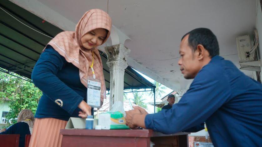Anggota-KPPS-TPS-04-Taratak-Pariaman-Tengah-Kota-Pariaman.jpg