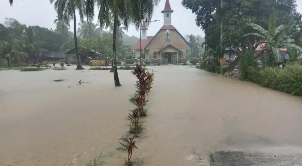 Banjir-di-Mentawai-1162025.jpg