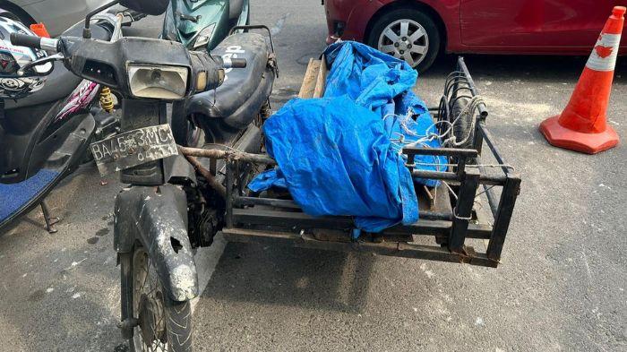 Polisi Tangkap Terduga Pencuri Besi Rel Kereta Api di Padang, Diringkus saat Jual Hasil Curian