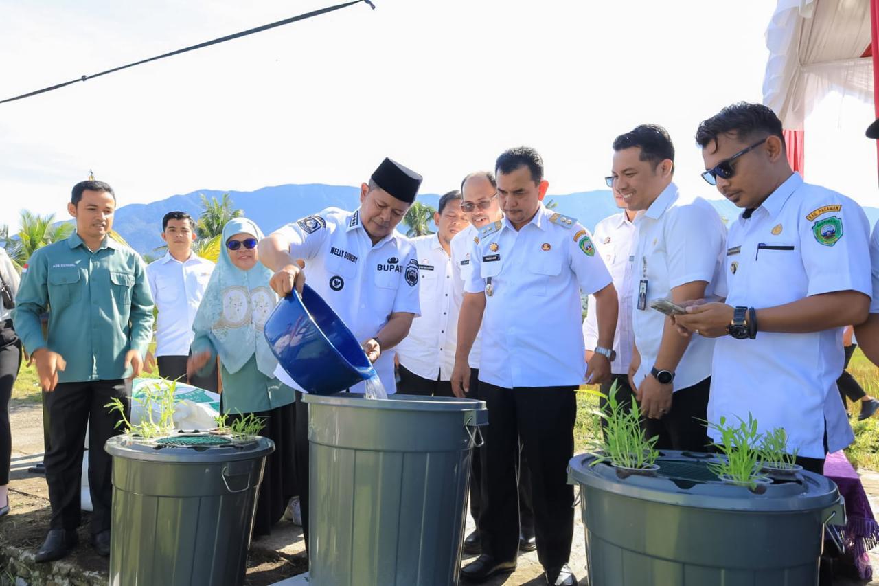 Bupati-Pasaman-Welly-Suhery-392025.jpg