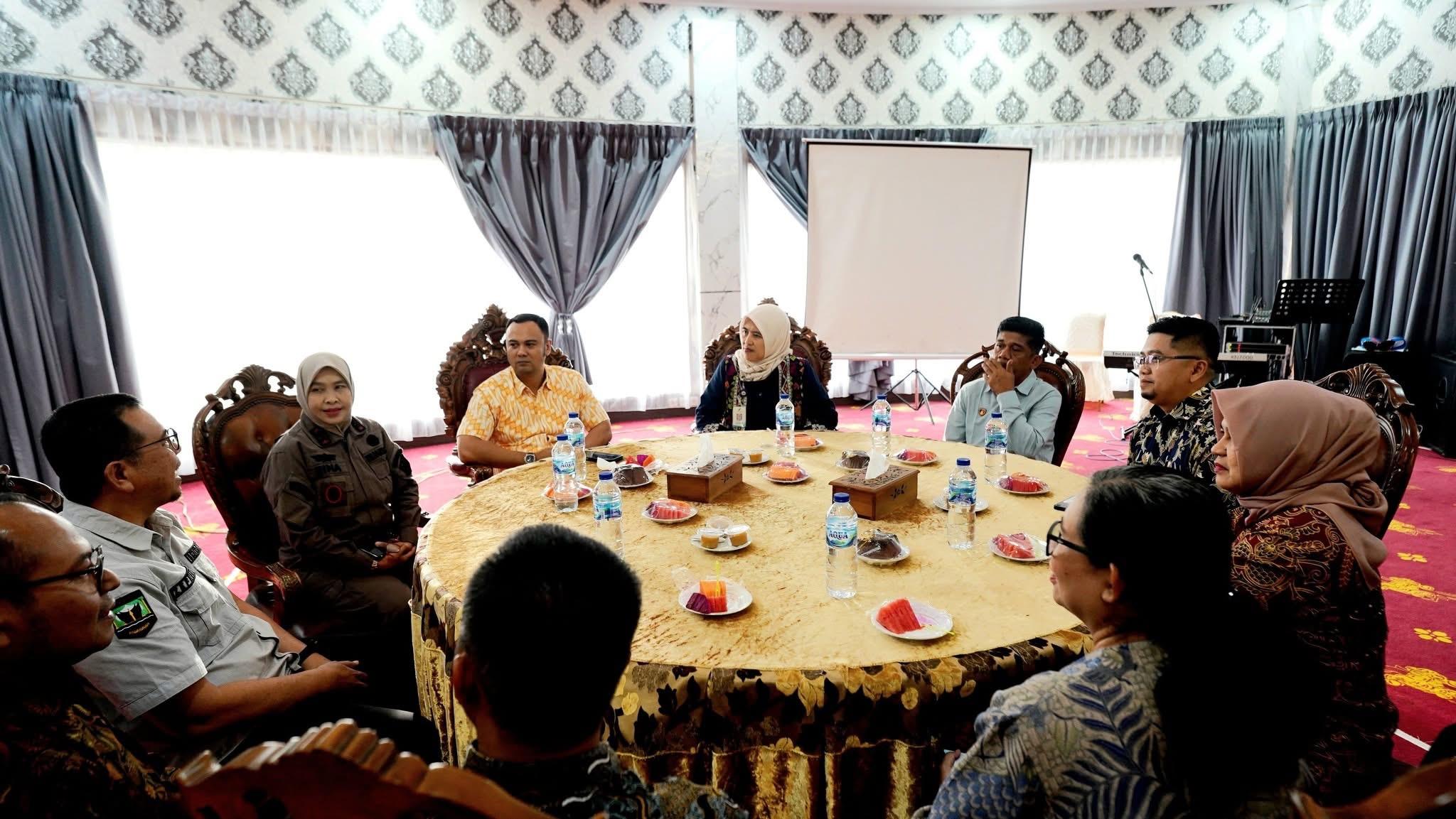 Deputi BPOM RI Kunjungi Sijunjung, Bupati Harapkan Sinergi Pengawasan Obat dan Makanan