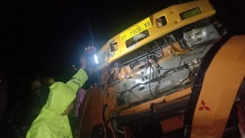 CPO Tumpah ke Jalan dan Bikin Macet di Bukit Pulai Pesisir Selatan, Polisi: Truk Tangki Terbalik