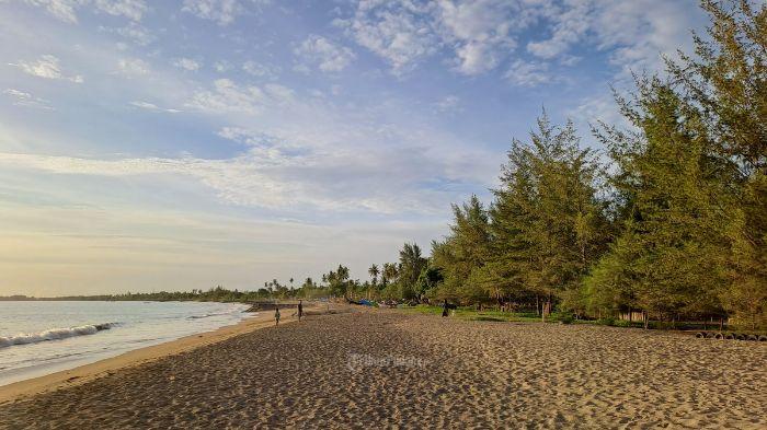 CUACA-SUMBAR-Pantai-Ujung-Batu-di-Pasie-Nan-Tigo-Kecamtan-Koto-Tangah-Kota-Padang.jpg