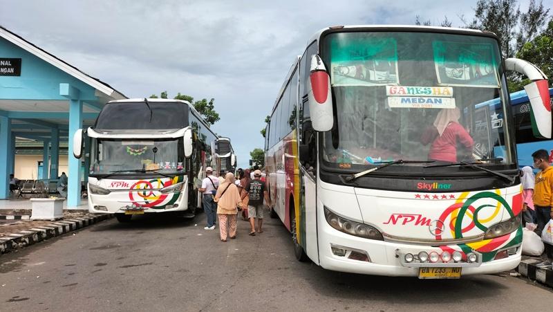 Dua-armada-bus-NMP-tujuan-Medan-dan-Jabodetabek-1252022.jpg
