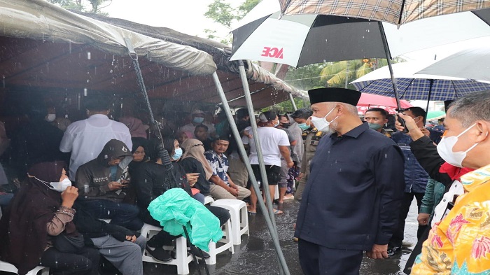 Gubernur Sumbar Optimis Target Vaksinasi 70 Persen Tercapai, Harap Masyarakat Sadar Bahaya Covid-19